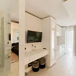 Fantasy Studio- N Pools Apartament Mamaia