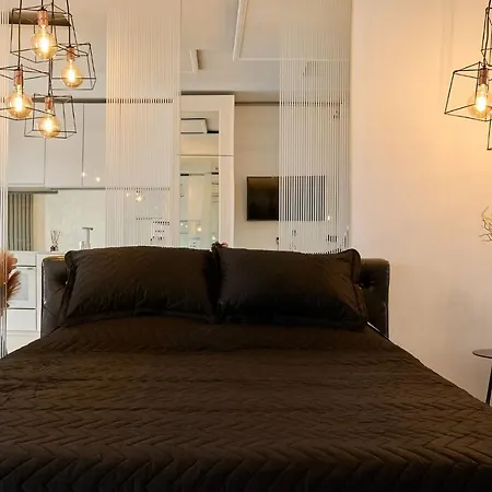 Fantasy Studio- N Pools * Mamaia