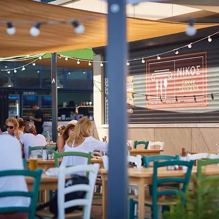 Fantasy Studio- N Pools * Mamaia