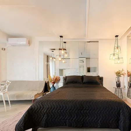 Fantasy Studio- N Pools * Mamaia