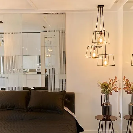 Fantasy Studio- N Pools Apartment Mamaia