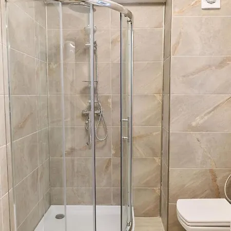 Apartment Fantasy Studio- N Pools Mamaia