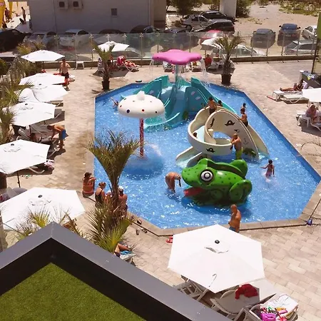 Fantasy Studio- N Pools * Mamaia