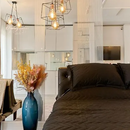 Apartment Fantasy Studio- N Pools Mamaia