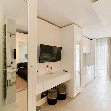Fantasy Studio- N Pools Appartement Mamaia