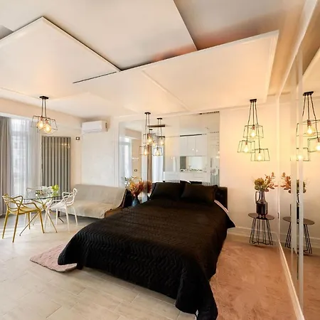 Apartment Fantasy Studio- N Pools