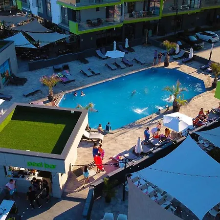 Apartment Fantasy Studio- N Pools