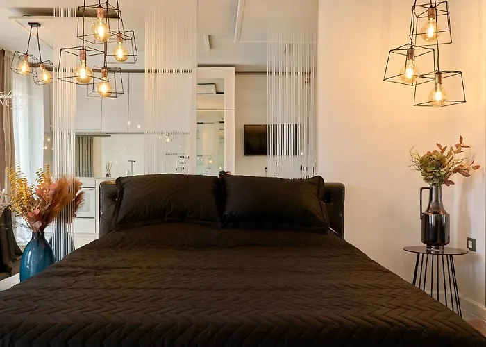 Fantasy Studio- N Pools * Mamaia