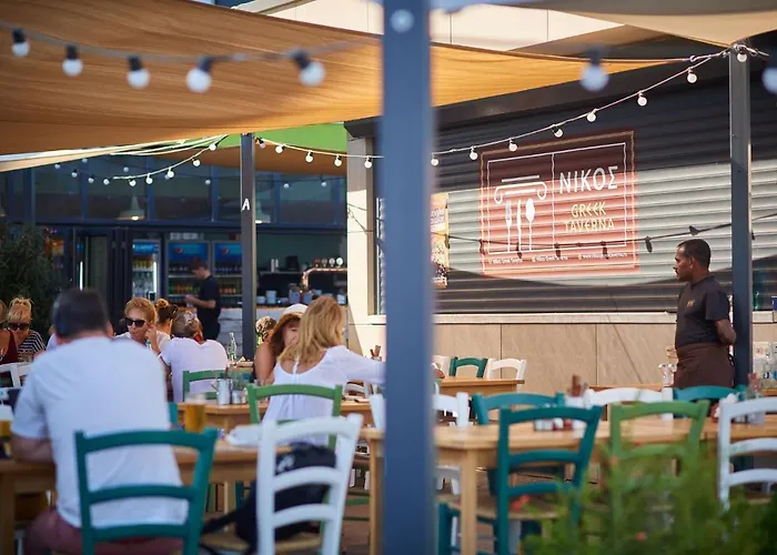 Fantasy Studio- N Pools * Mamaia