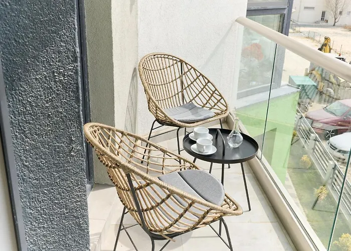 Fantasy Studio- N Pools * Mamaia